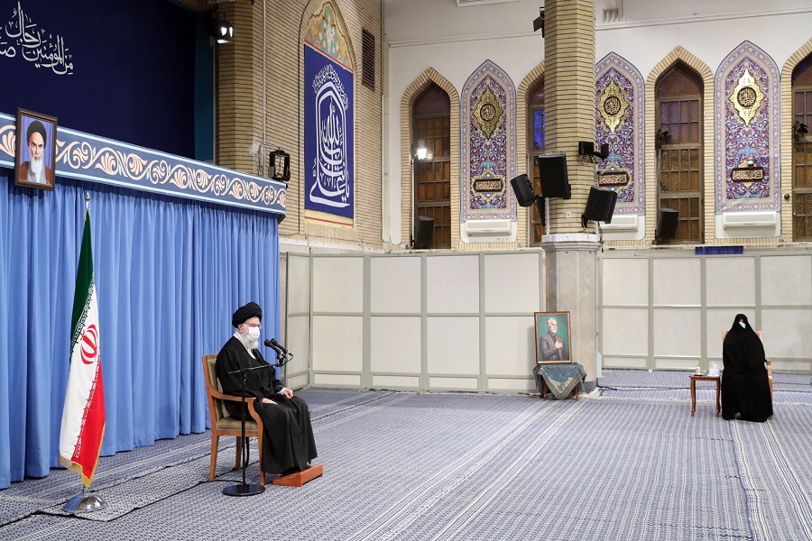 دیدار دست‌اندرکاران مراسم سالگرد شهید سلیمانی با رهبر معظم انقلاب اسلامی