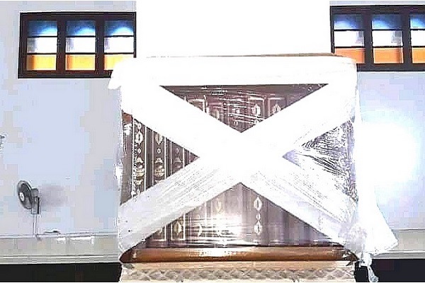 خشم کاربران مراکشی در ممانعت مساجد دار البیضاء در استفاده از نسخه‌های قرآن کریم/آماده