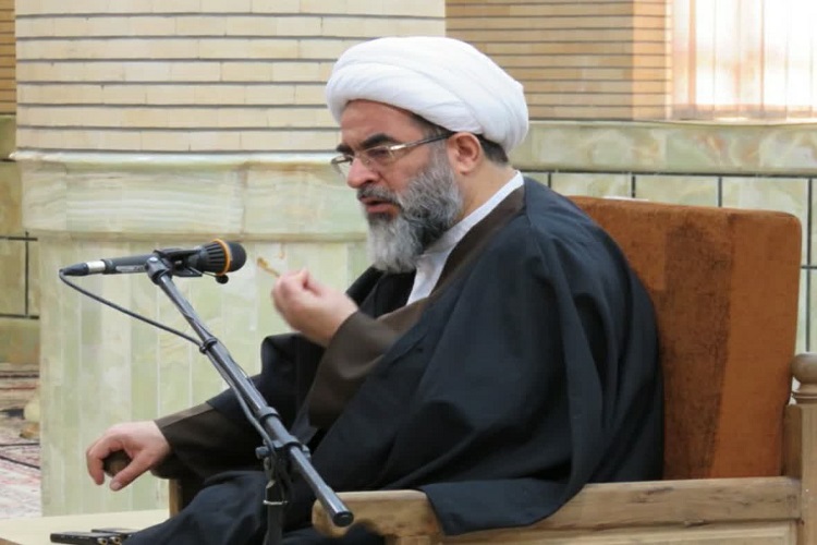 منبر بی توجه به نیازهای روز بی فایده است/ هشدار به بدعت‌گذاری در دین