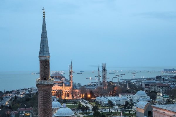 طنین‌انداز شدن اولین اذان ماه رمضان پس از ۸۶ سال در مسجد ایاصوفیه