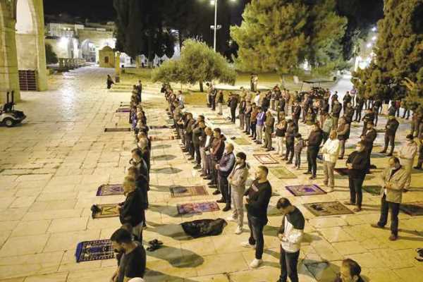 درهای مسجد الاقصی به روی روزه داران گشوده شد + عکس و فیلم