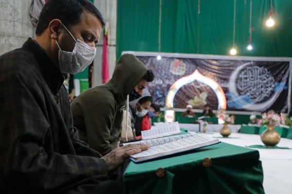 برگزاری حلقه‌های رمضانی تلاوت قرآن در کشمیر + عکس