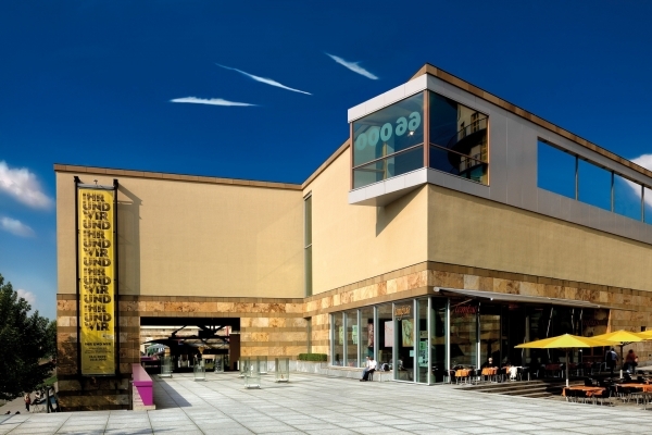 نمایش تاریخچه نفرت&zwnj;پراکنی علیه اقلیت&zwnj;های دینی در آلمان