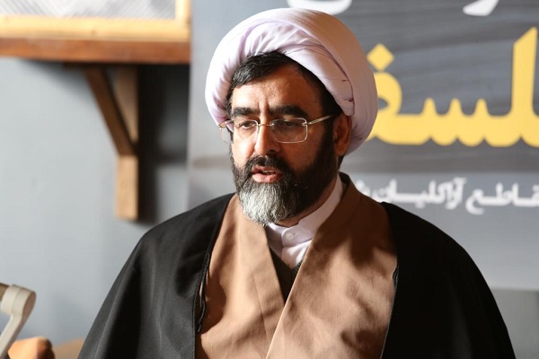 عرفان با دین و شریعت تضادی ندارد