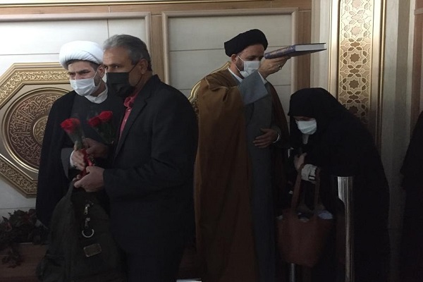 اولین گروه از زائران ایرانی عازم سوریه شد اولین گروه از زائران ایرانی عازم سوریه شد