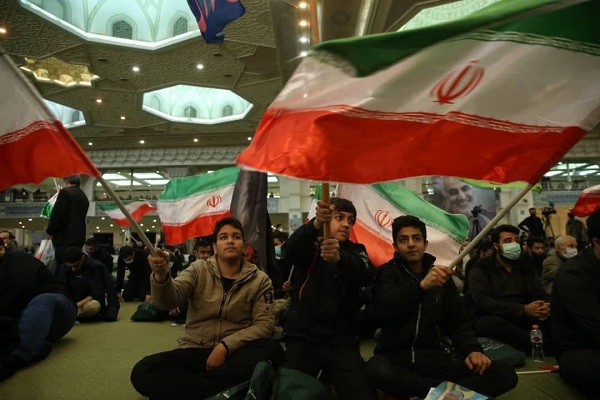 اجتماع بزرگ آحاد مردم تهران در فراق حاج قاسم دقایقی قبل آغاز شد اجتماع بزرگ آحاد مردم تهران در فراق حاج قاسم دقایقی قبل آغاز شد