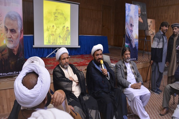 شهید سلیمانی نه تنها بر سرزمین‌ها بلکه بر دل‌های همه مسلمانان سرداری می کرد