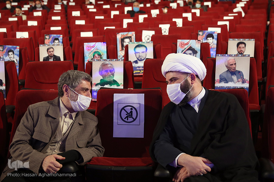 حاشیه‌نگاری ایکنا از شب سوم مسابقات سراسری قرآن / حضور پرشور مردم و کم رنگ مسئولان