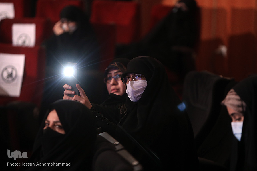 حاشیه‌نگاری ایکنا از شب سوم مسابقات سراسری قرآن / حضور پرشور مردم و کم رنگ مسئولان