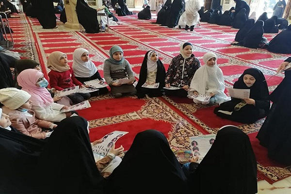 آموزش قرآن به دختران در حرم امامین کاظمین(ع) آموزش قرآن به دختران در حرم امامین کاظمین(ع)