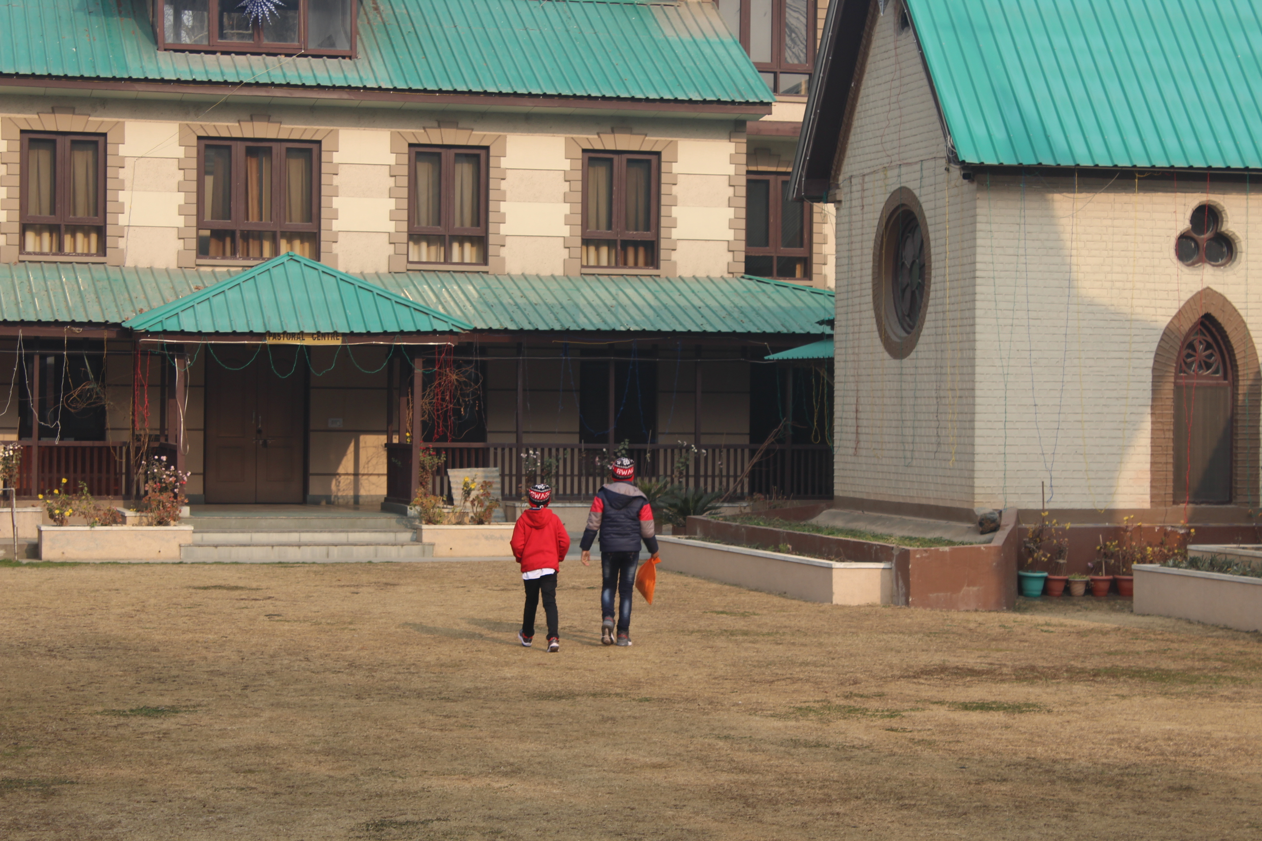 مراسم شب کریسمس در دره کشمیر + عکس