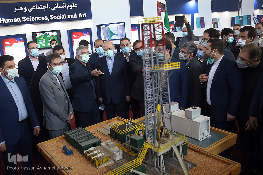 بازدید رئیس مجلس شورای اسلامی از نمایشگاه توانمندی‌ها و دستاوردهای جهاددانشگاهی ۱۴۰۰