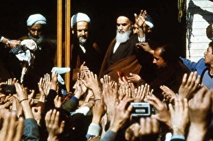 ۱۳ بهمن ۱۳۵۷؛ شوق مردم برای دیدار امام