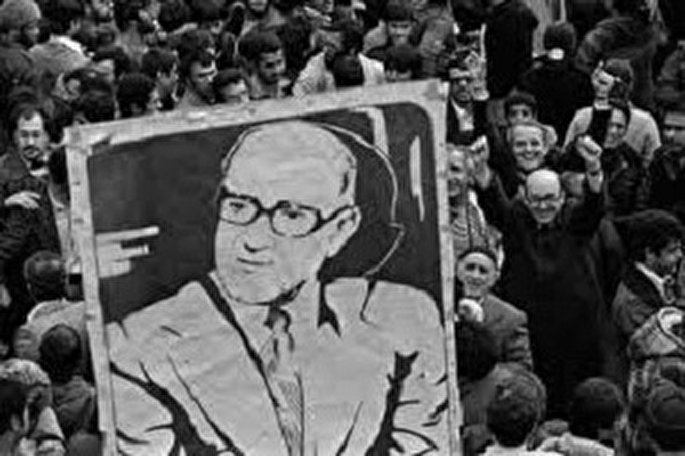 ۱۷ بهمن ۱۳۵۷؛ پشتیبانی ملت از دولت موقت