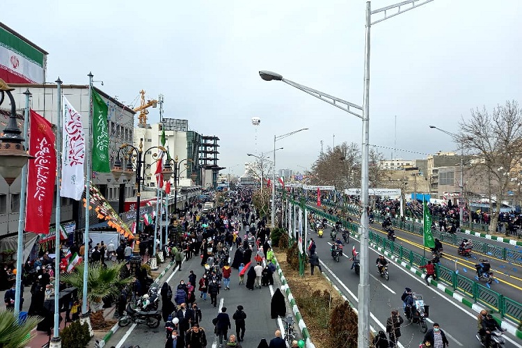 شکرانه 43 سال اقتدار با پرچم افتخار + فیلم