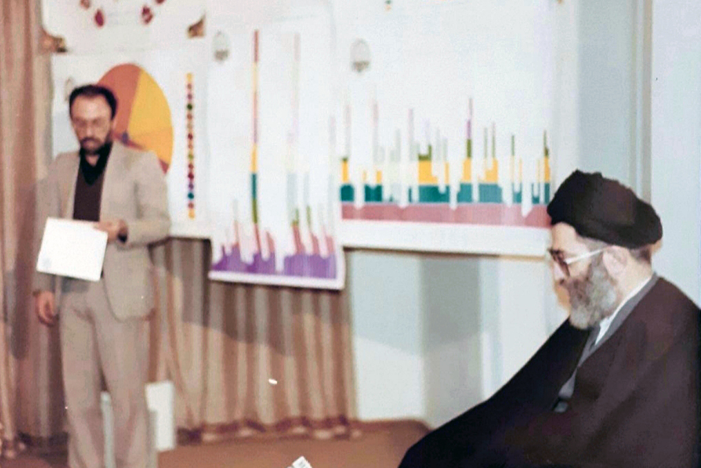 انتشار تصاویری از دیدار با آیت‌الله خامنه‌ای در نخستین سالروز تأسیس رادیو قرآن