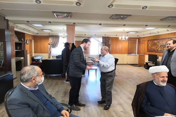 تجلیل از «سعید حاجیان» از سوی هیئت امنا و مدیره مهد قرآن