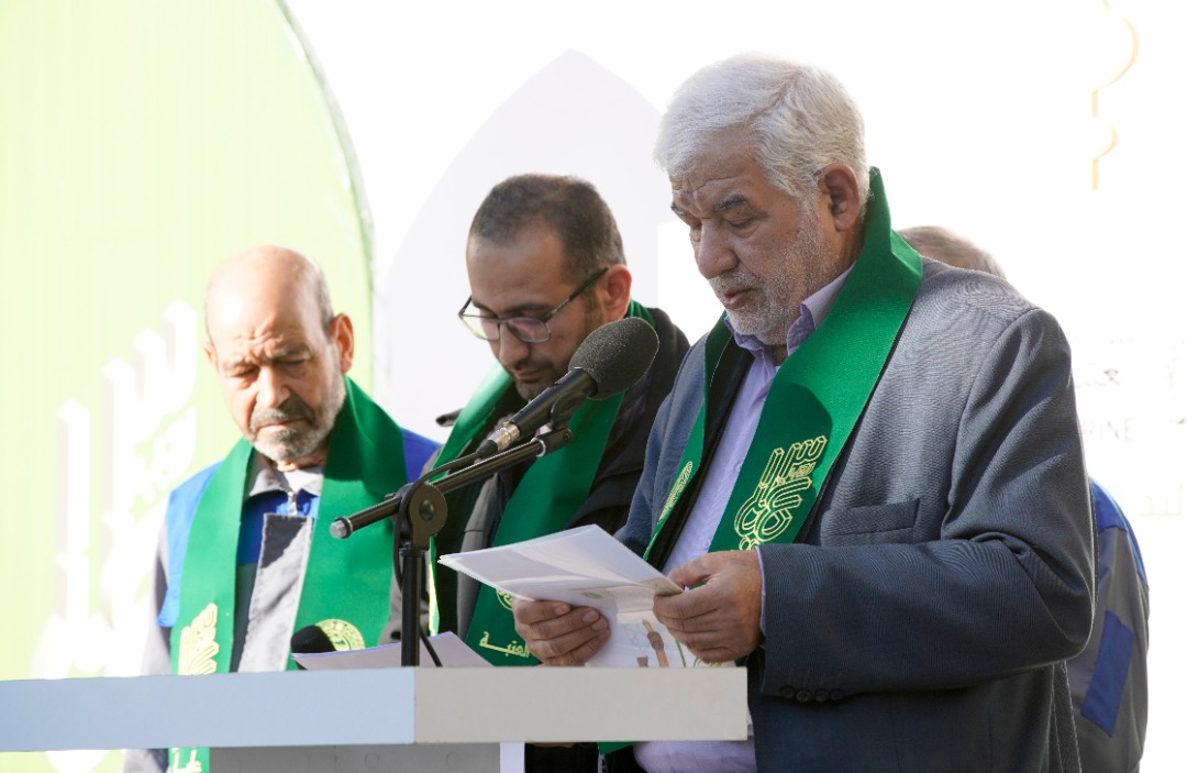 رونمایی از پیشکشی ایرانیان به حرم امام علی (ع) با حضور نخست وزیر عراق+عکس