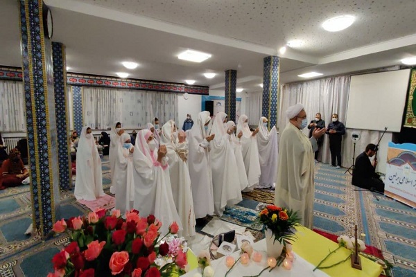 جشن تكليف دختران و مراسم روز مادر در برلین + عکس