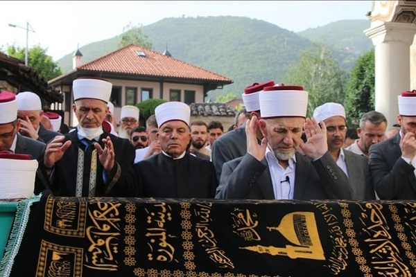 تلاش بی‌وقفه «ملا محمود اصلانی» برای تربیت حافظان قرآن مقدونیه