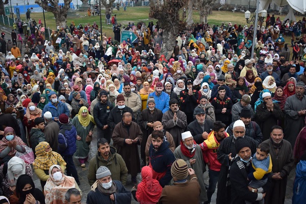 گرامیداشت معراج پیامبر(ص) و عید مبعث در کشمیر + فیلم و عکس