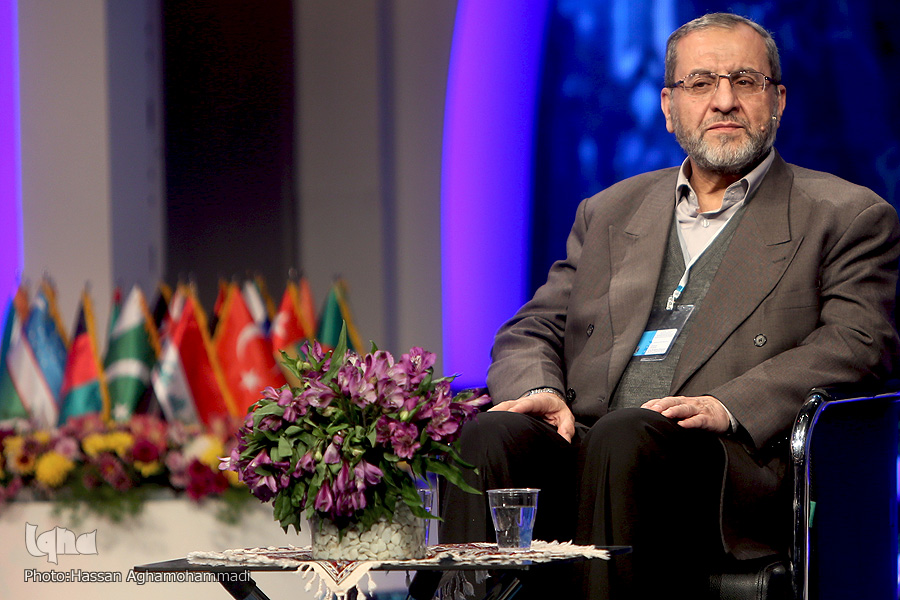 آماده// برگزاری مسابقات قرآن ایران در شرایط کرونا نشانه توجه بالای ایران به قرآن کریم است / مصاحبه