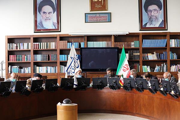 آذرتاش آذرنوش، استاد زبان و ادبیات عرب