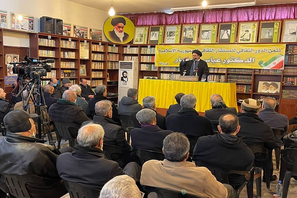 مراسم تکریم در برابر خدمات ارزنده خامه‌یار ناچیز است