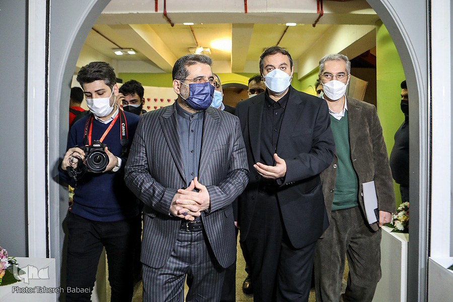 در انتظار فیلم و عکس///// وزیر فرهنگ و ارشاد اسلامی دومین جشنواره ملی هنری «همام» را افتتاح کرد + فیلم