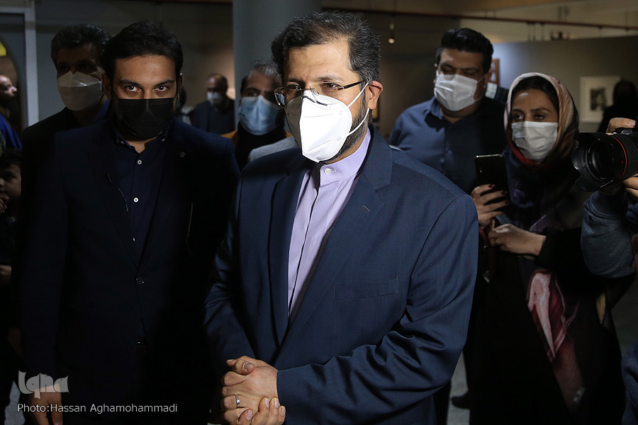 بازدید و خرید سخنگوی وزارت امور خارجه از نمایشگاه همام بازدید و خرید سخنگوی وزارت امور خارجه از نمایشگاه همام