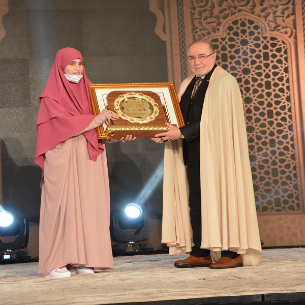 تجلیل از برگزیدگان هفدهمین دوره جایزه بین المللی قرآن الجزایر/تصاویر تجلیل از برگزیدگان هفدهمین دوره جایزه بین المللی قرآن الجزایر/تصاویر