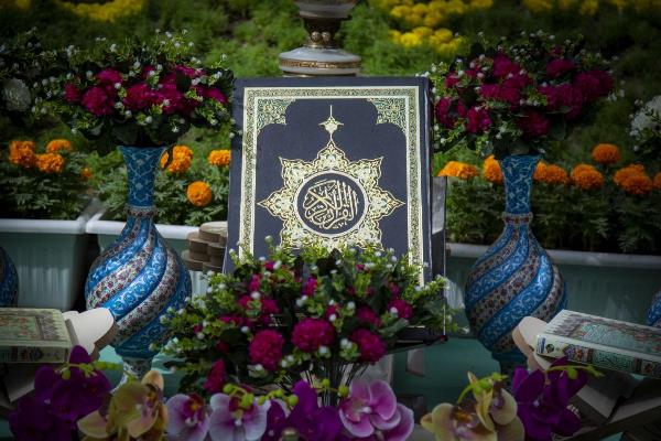 تزئین صحن مطهر حرم حضرت عباس (ع) با فرشی از گل به مناسبت ماه مبارک رمضان + عکس