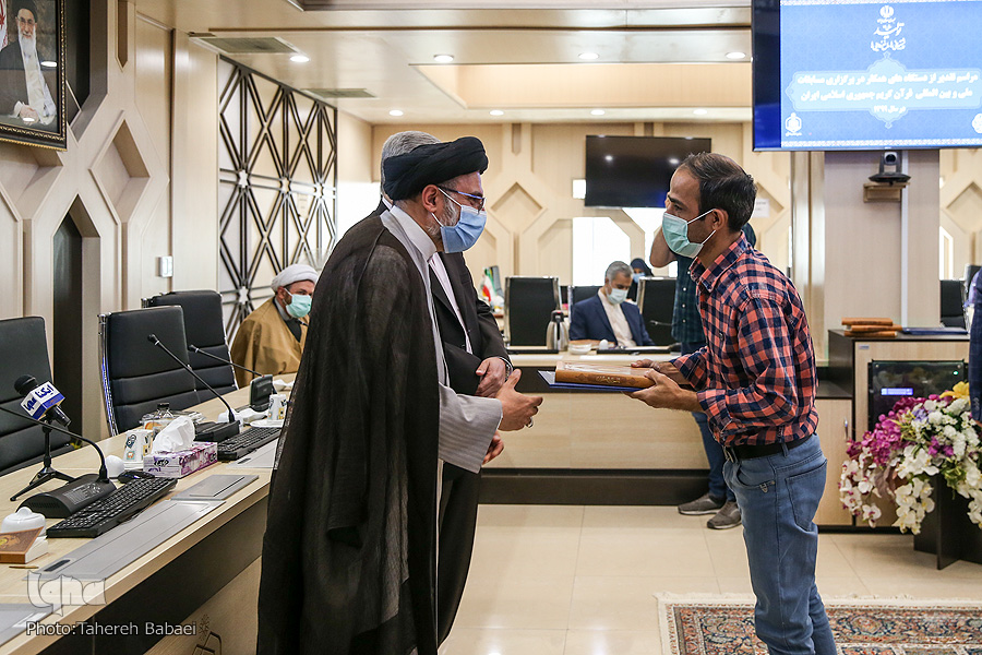 ارسالی ///// دستگاه‌های همکار در برگزاری مسابقات بین‌المللی قرآن تجلیل شدند / تأکید بر برگزاری حضور مسابقات در سال 1400