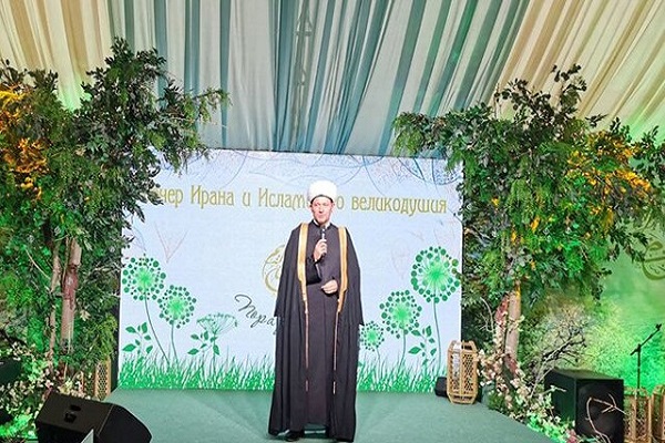 «روز ایران و کرامت انسانی» در خیمه رمضان مسکو + عکس