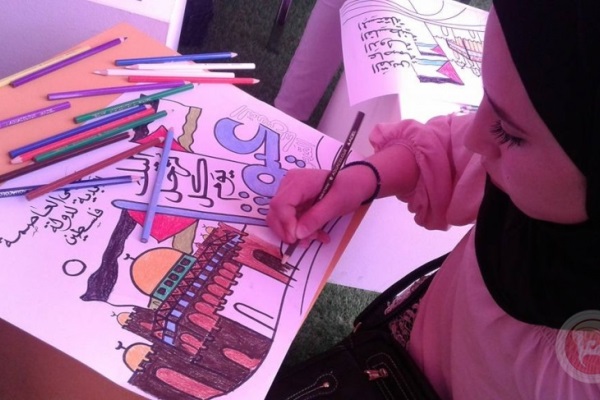 راه اندازی کارگاه نقاشی کودکان در الخلیل برای همبستگی با قدس + عکس