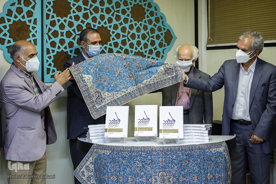 کریمی‌نیا: پیشینه خط نسخ به قرن نخست برمی‌گردد/ هاشمی‌نژاد: دچار خلأ منابع نیستیم