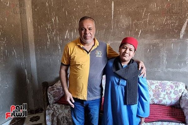 کودک قاری مصری که بزرگترین قاریان این کشور را به چالش می‌کشد + عکس