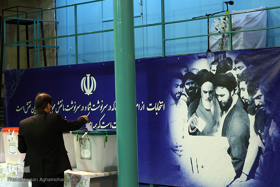 حضور مسئولان و شخصیت&zwnj;های سیاسی پای صندوق&zwnj;های رأی