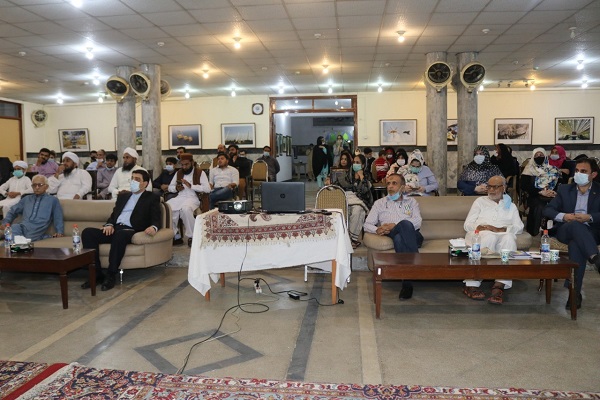 تجلیل از برترینهای مسابقات قرآن در جشن دهه کرامت لاهور تجلیل از برترینهای مسابقات قرآن در جشن دهه کرامت لاهور