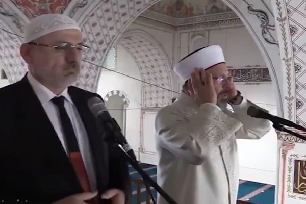 فیلم | اذان مشترک رئیس سازمان دیانت ترکیه و قاری ترکیهای فیلم | اذان مشترک رئیس سازمان دیانت ترکیه و قاری ترکیهای