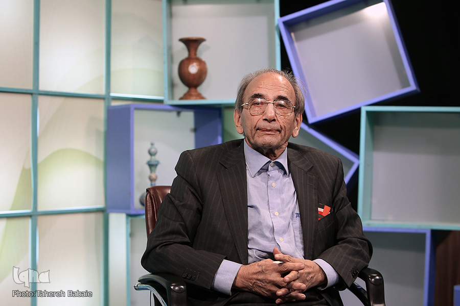 استفاده از آب‌های مجازی یکی از راهکارهای مقابله با بحران آب/ احداث کارخانه فولاد در مناطق خشک یعنی نابودی کل منابع آبی کشور/ هر تن فولاد 15 تا 16 مترمربع آب نیاز دارد/ تا 30 سال آینده سدهای کرج و لتیان آبی نخواهند داشت