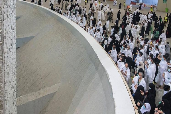 برپایی مناسک حج تمتع در دومین روز عید قربان