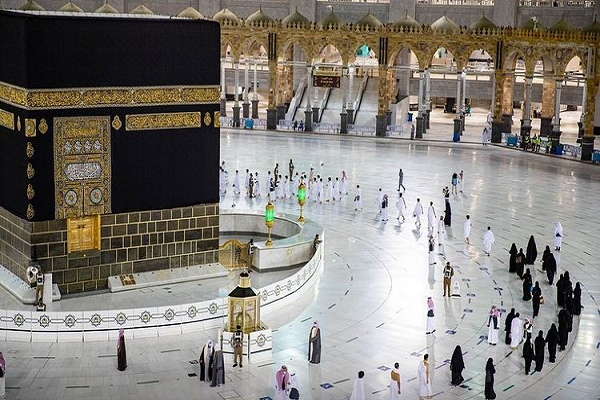 برپایی مناسک حج تمتع در دومین روز عید قربان