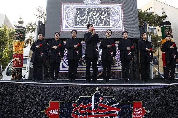 میزبانی خیابان&zwnj;های تهران از کاروان &laquo;نسل حسینی&raquo;/ برپایی سوگواری امام حسین(ع) و آرزوی سلامتی برای بیماران کرونا