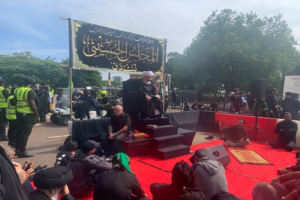 برپایی راهپیمایی عاشورایی و مجلس عزای حسینی در لندن