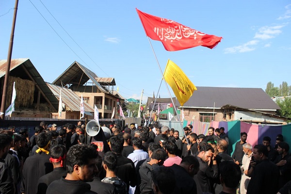 برگزاری مراسم عزاداری روز عاشورا در کشمیر برگزاری مراسم عزاداری روز عاشورا در کشمیر