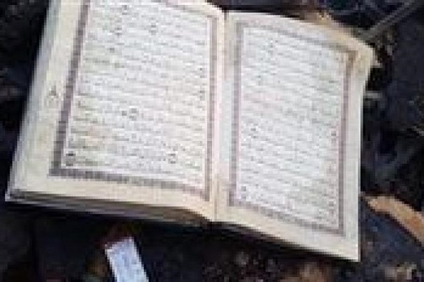 در حادثه آتشسوزی در مصر، همه مغازه سوخت اما قرآن سالم ماند/آماده در حادثه آتشسوزی در مصر، همه مغازه سوخت اما قرآن سالم ماند/آماده