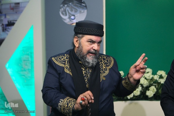 در حال ادیت/ مرشد ابوالفضل ورمرزیار: در حال ادیت/ مرشد ابوالفضل ورمرزیار: