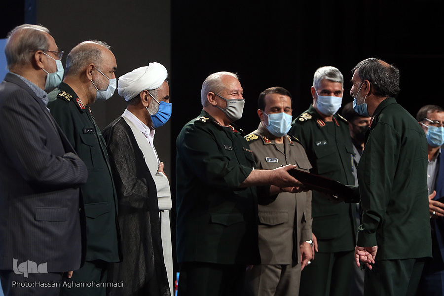 دفاع مقدس هم عاشورایی انبساط یافته در متن زمان بود/ دفاع مقدس درخششی جهانی از یک انقلاب بزرگ بود دفاع مقدس هم عاشورایی انبساط یافته در متن زمان بود/ دفاع مقدس درخششی جهانی از یک انقلاب بزرگ بود