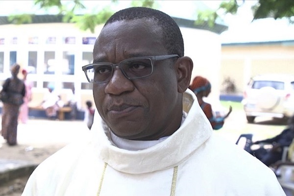 ساخت مسجد به دست کشیش کاتولیک در پایتخت نیجریه